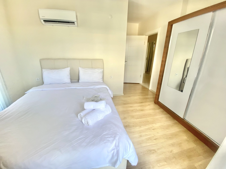 ملکی با چشم انداز دیدنی و معماری چشم نواز