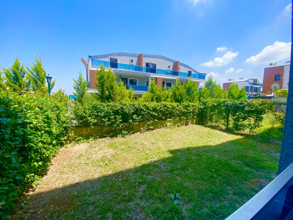 عقار بإطلالات خلابة على الطبيعة و بهندسة معمارية مذهلة