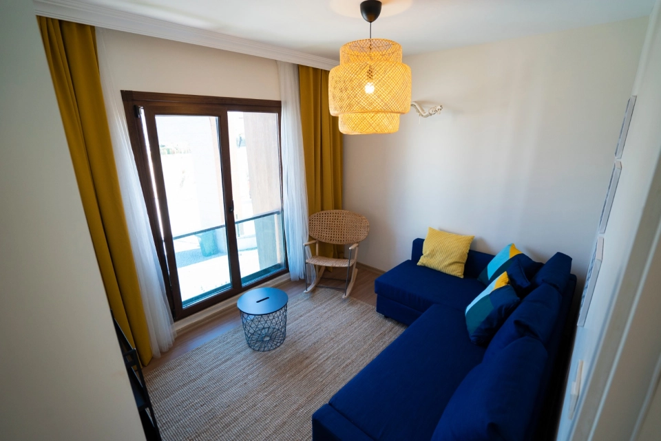 عقار بإطلالات خلابة على الطبيعة و بهندسة معمارية مذهلة