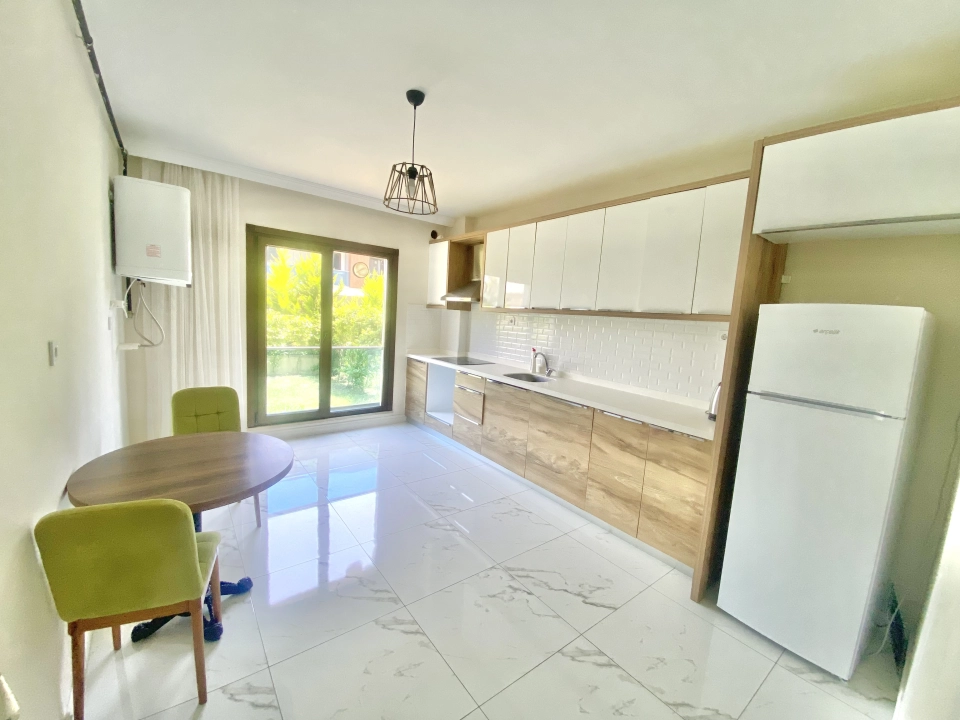 عقار بإطلالات خلابة على الطبيعة و بهندسة معمارية مذهلة