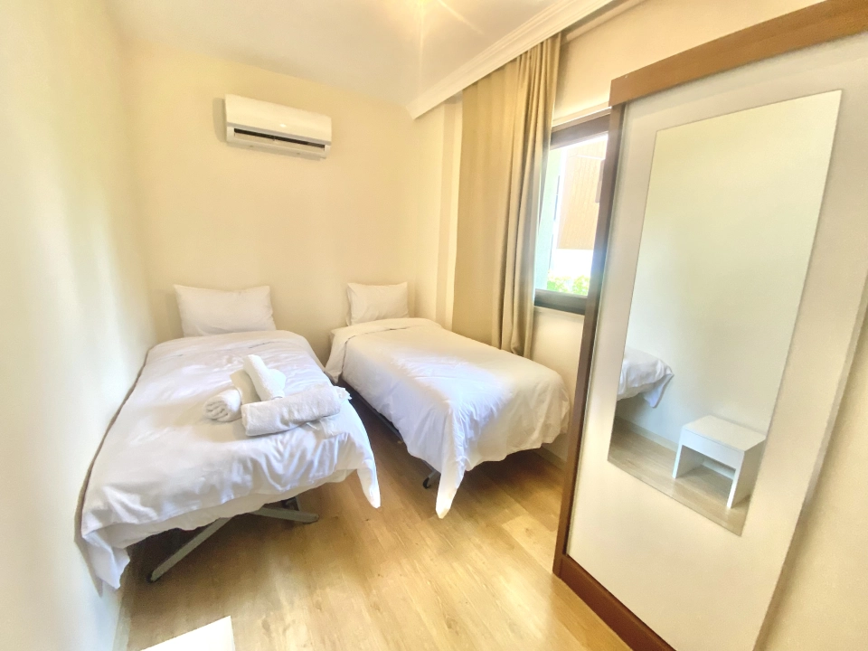 ملکی با چشم انداز دیدنی و معماری چشم نواز