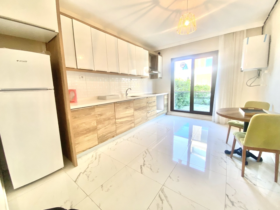 عقار بإطلالات خلابة على الطبيعة و بهندسة معمارية مذهلة