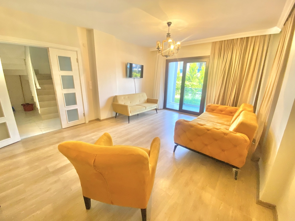 عقار بإطلالات خلابة على الطبيعة و بهندسة معمارية مذهلة