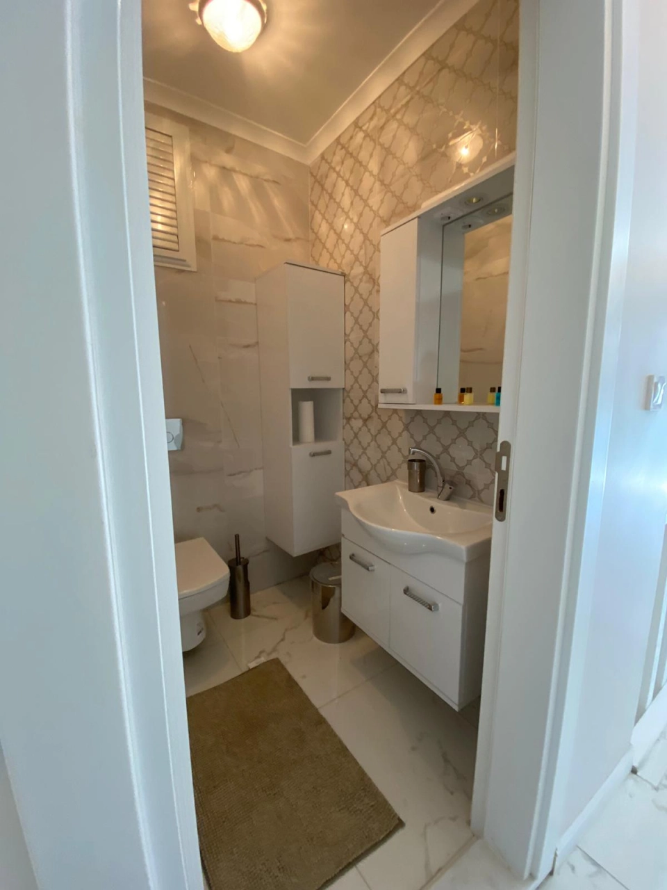 عقار بإطلالات خلابة على الطبيعة و بهندسة معمارية مذهلة