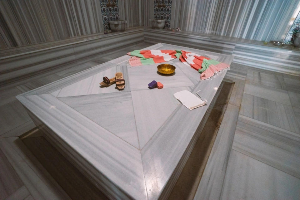 ملکی با چشم انداز دیدنی و معماری چشم نواز