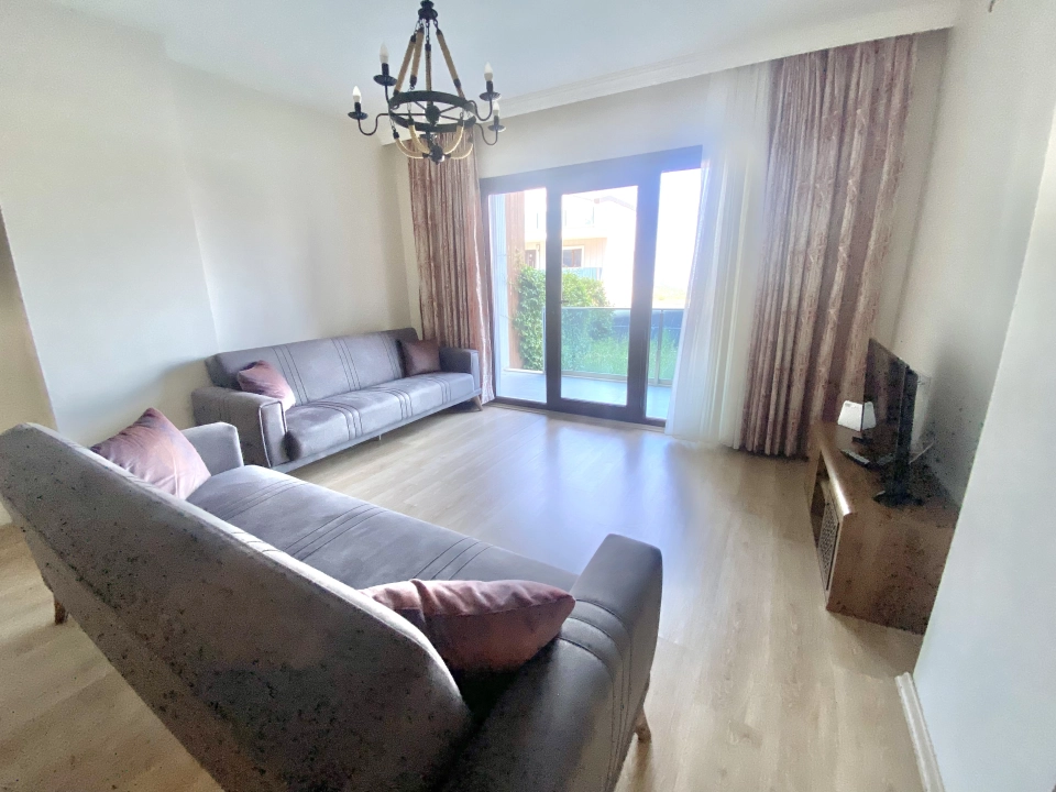 ملکی با چشم انداز دیدنی و معماری چشم نواز