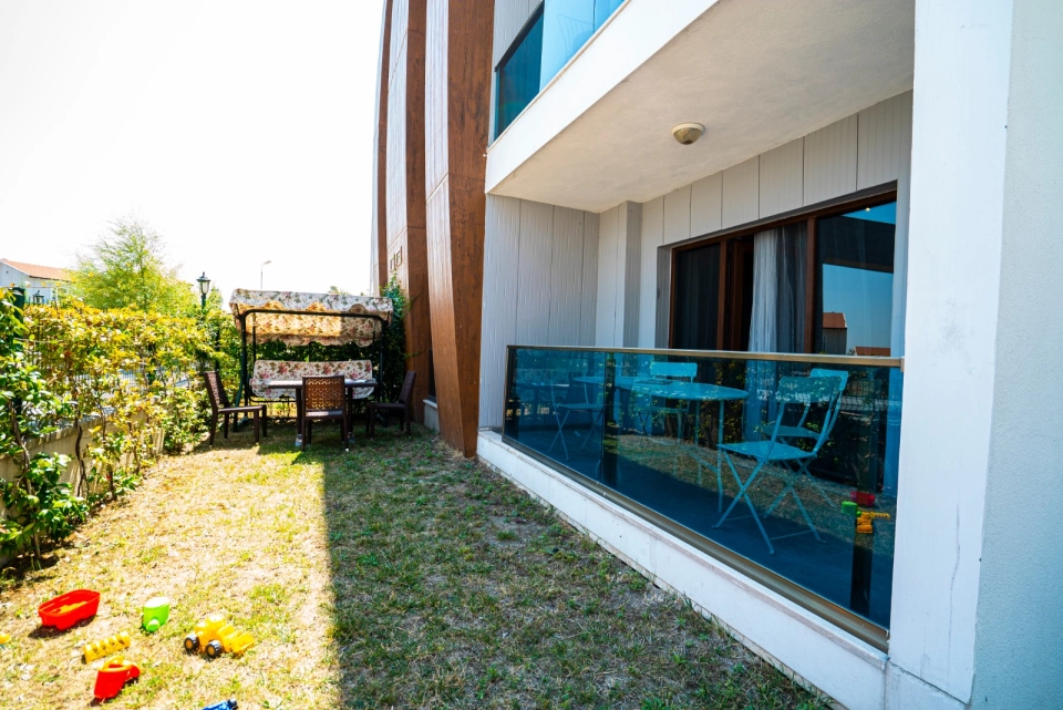 عقار بإطلالات خلابة على الطبيعة و بهندسة معمارية مذهلة