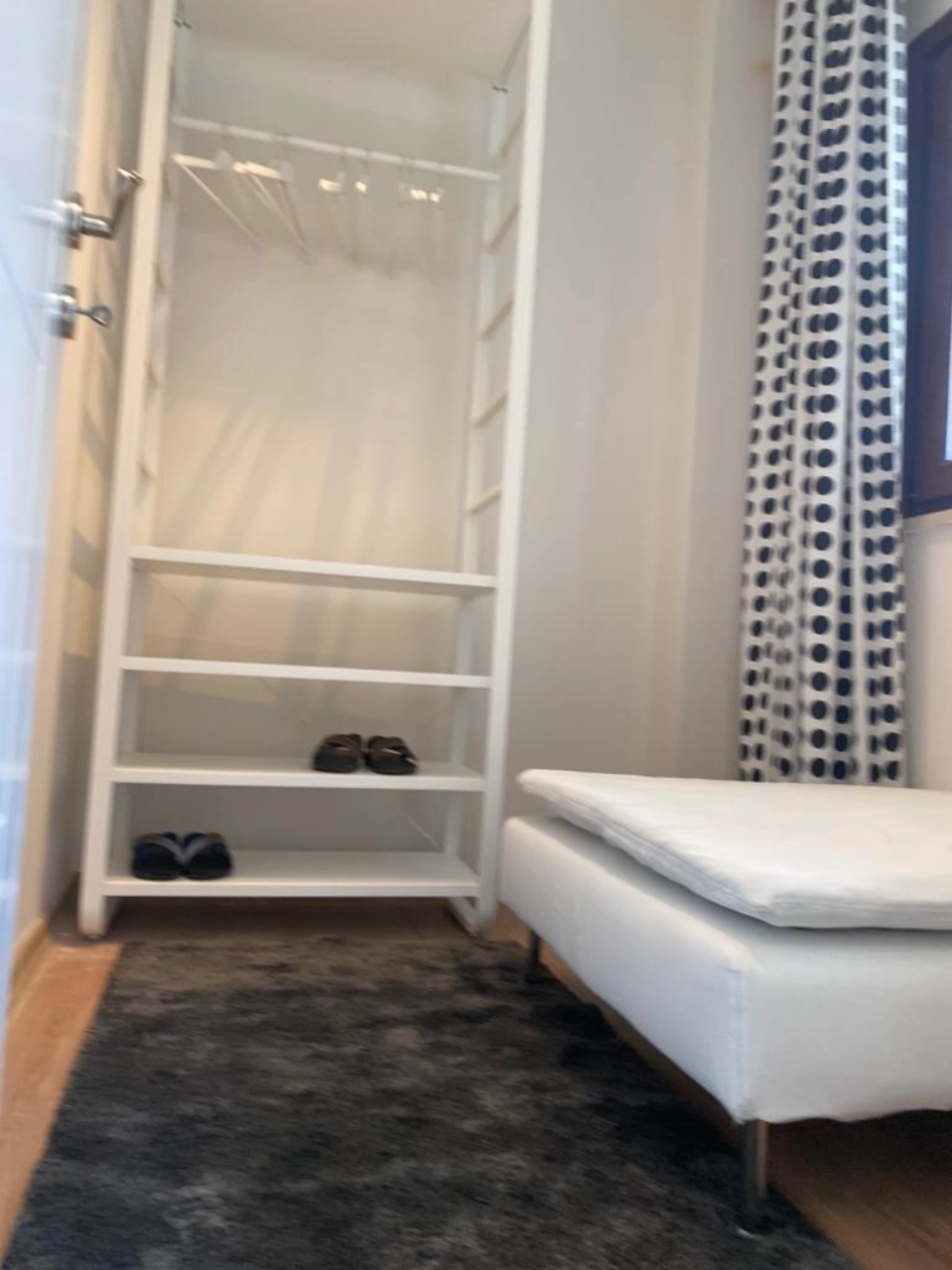 عقار بإطلالات خلابة على الطبيعة و بهندسة معمارية مذهلة