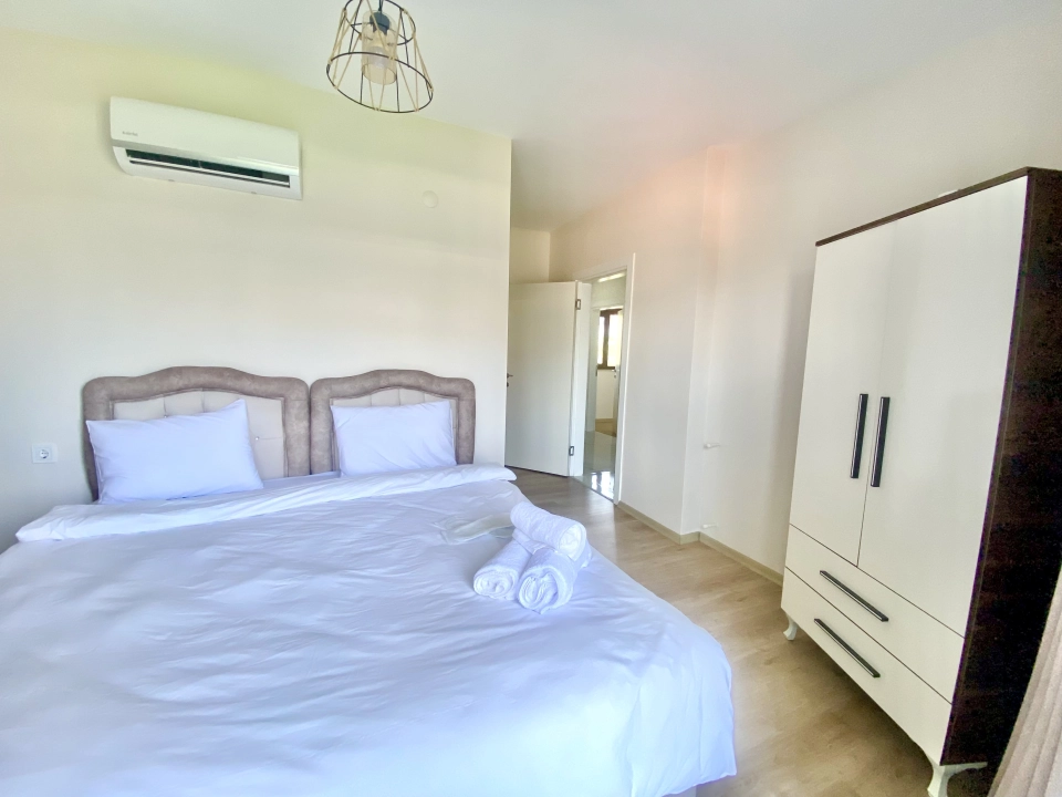 عقار بإطلالات خلابة على الطبيعة و بهندسة معمارية مذهلة