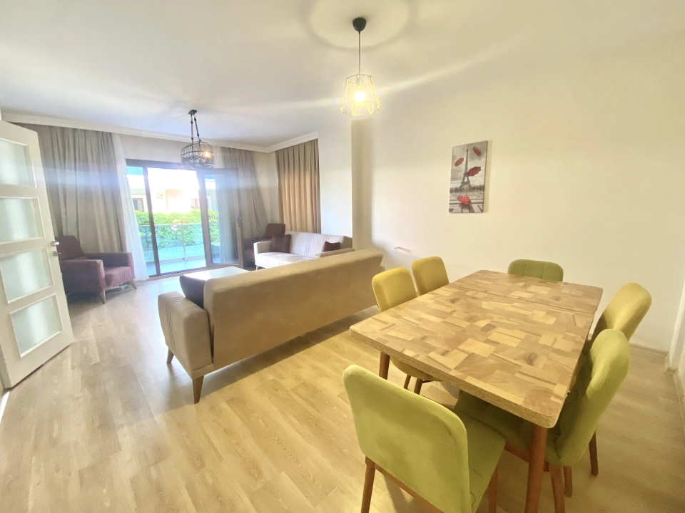 عقار بإطلالات خلابة على الطبيعة و بهندسة معمارية مذهلة