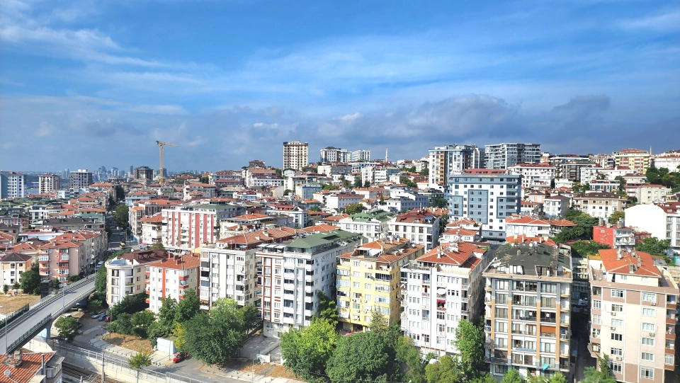 Apartment in Küçükçekmece with sea view and close to Metrobus