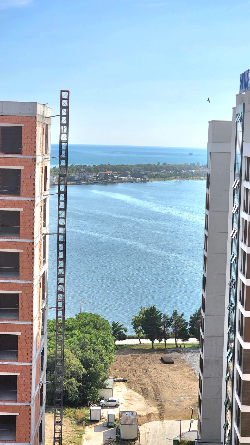 Apartment in Küçükçekmece with sea view and close to Metrobus