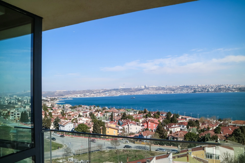 Villas and duplexes suitable for Turkish nationality with sea views in Buyukcekmece