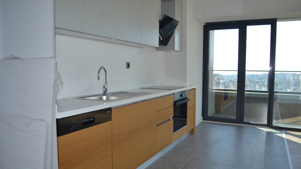 Live by the Sea, near Metrobus & Highway: A Home You Can Buy Now! - Image 5