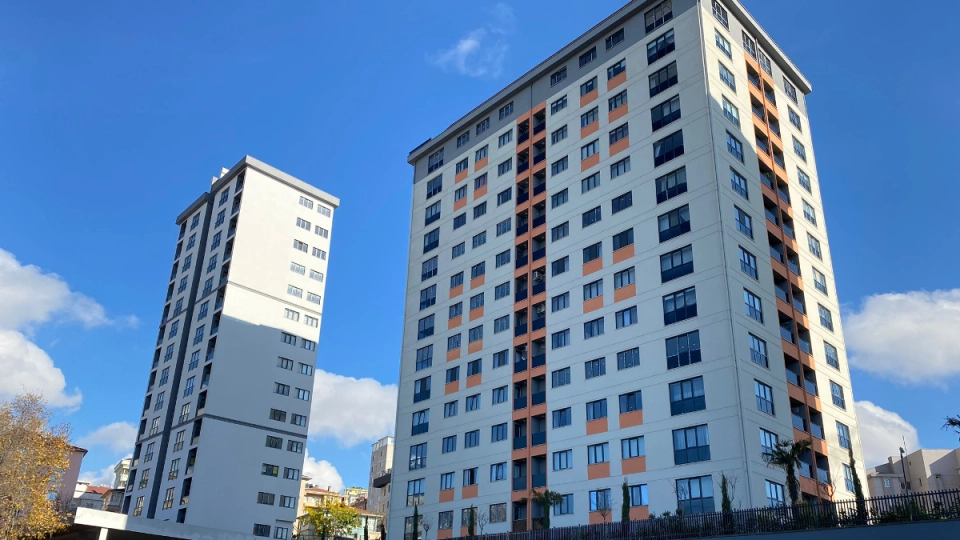 An apartment close to the coastal road and the sea at an affordable price