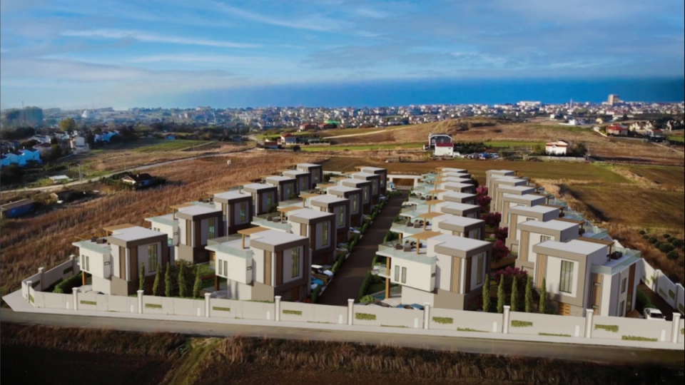 Villa with sea view and very close to E80 highway