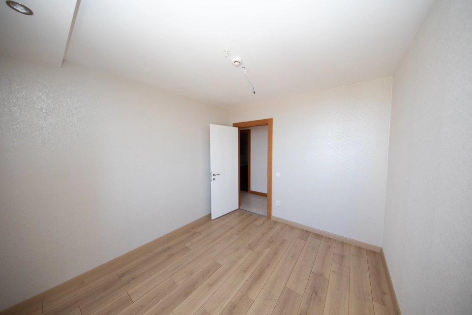 شقق في غرب اسطنبول مطلة على البحر مناسبة للسكن والاستثمار - صورة 4