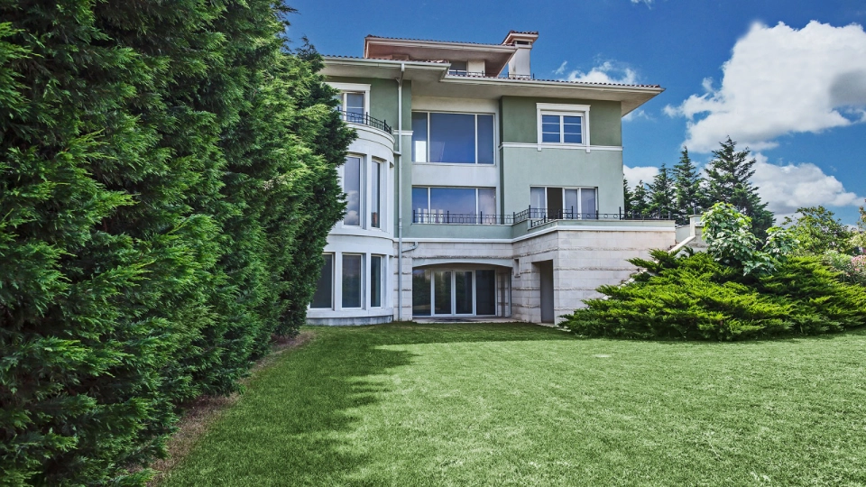 Luxury villas in Beylikduzu Marina, Istanbul